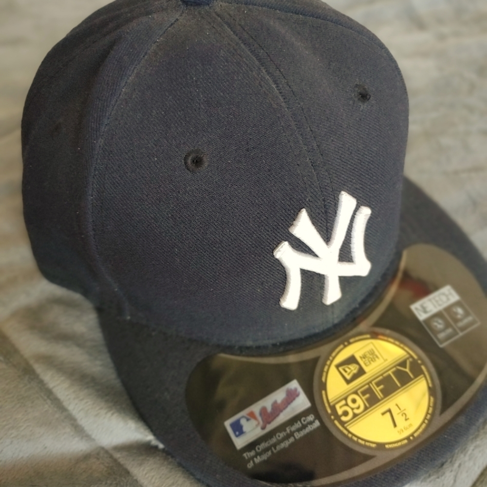 Mew Era NY Fitted Cap